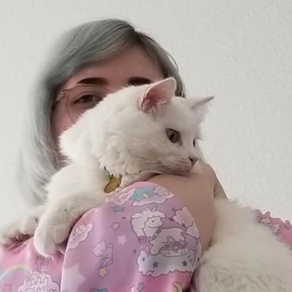 Meet your Posher, Chloe